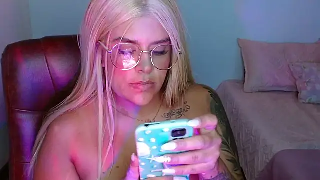 SofiaaCortes online show from 03.17.25