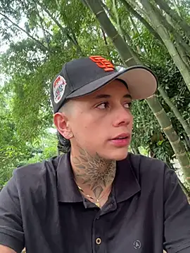 Snapshot of _PhillipBrown chatting on 12.05.24 PhillipBrown online show from 12.05.24