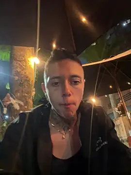 Snapshot of _PhillipBrown chatting on 01.21.25 PhillipBrown online show from 01.21.25