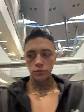 Snapshot of _PhillipBrown chatting on 02.04.25 PhillipBrown online show from 02.04.25