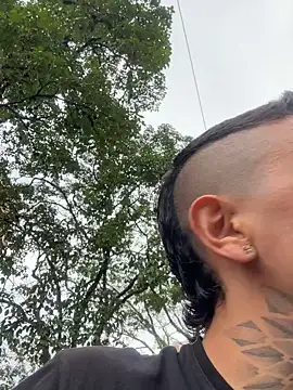 Snapshot of _PhillipBrown chatting on 02.09.25 PhillipBrown online show from 02.09.25