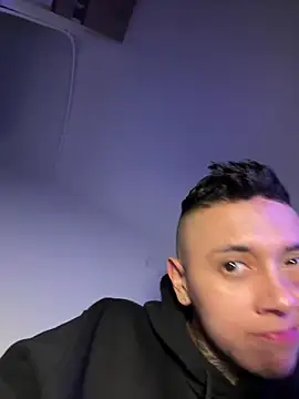 Snapshot of _PhillipBrown chatting on 02.06.26 PhillipBrown online show from 02.06.26