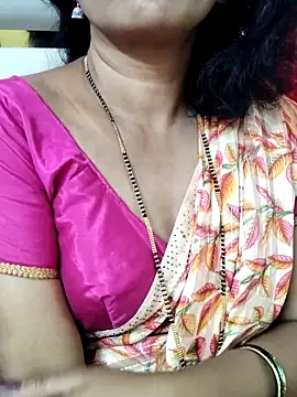 Snapshot of anuradha1432 chatting on 10.28.25 anuradha1432 online show from 10.28.25