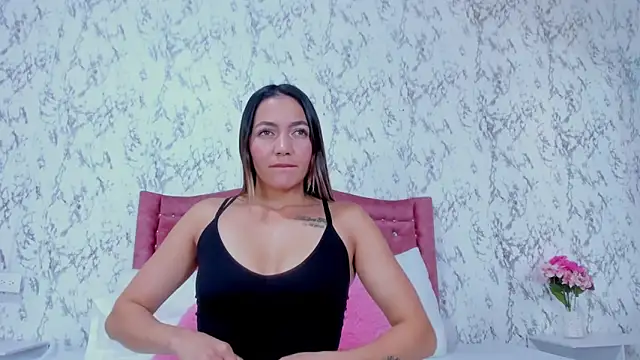 Mia Malkovaa  online show from 11.21.25