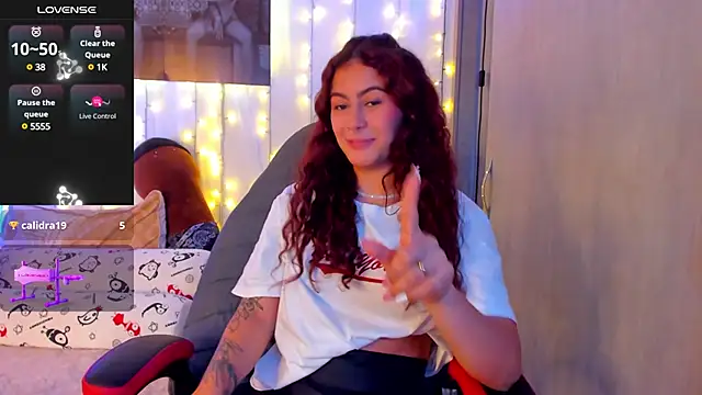 Sophiee Hill online show from 03.19.25