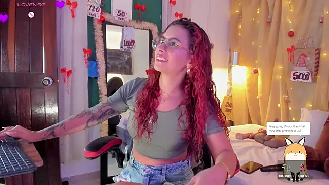 Sophiee Hill online show from 12.21.25