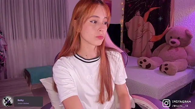 Snapshot of alice_guerin_ chatting on 11.06.25 alice guerin online show from 11.06.25