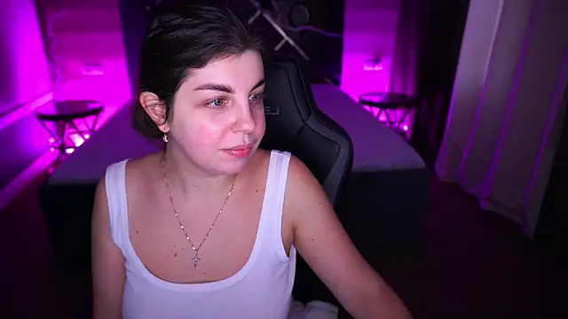 MirandaWong online show from 11.08.25