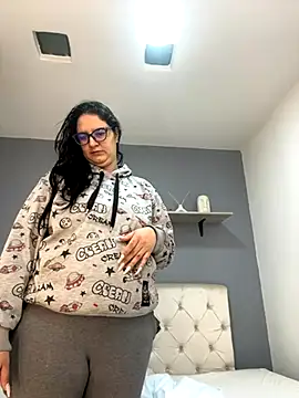 Snapshot of Soe_Lara chatting on 09.17.25 Soe Lara online show from 09.17.25