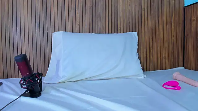 curvy rousi online show from 02.21.25