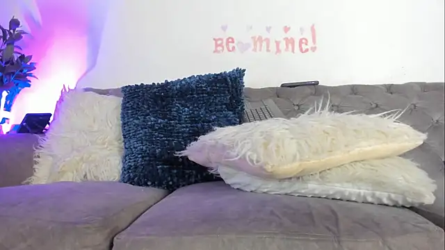 Snapshot of Sofi_Vasquez chatting on 02.19.25 Sofi Vasquez online show from 02.19.25