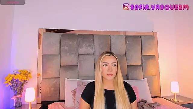 Snapshot of Sofi_Vasquez chatting on 10.07.25 Sofi Vasquez online show from 10.07.25