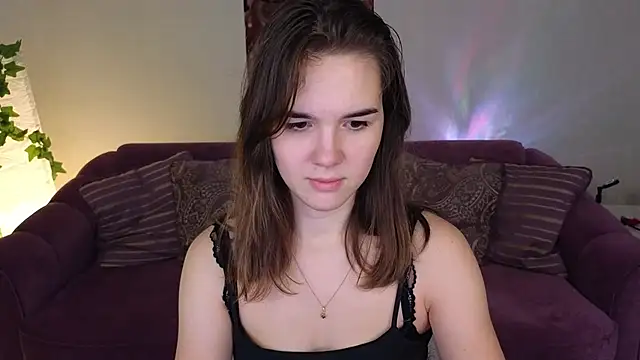 Snapshot of LindaRobertz chatting on 12.16.24 LindaRobertz online show from 12.16.24