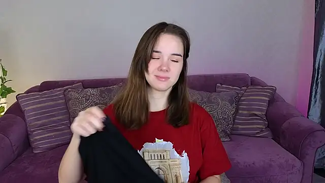 Snapshot of LindaRobertz chatting on 01.18.25 LindaRobertz online show from 01.18.25