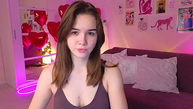 Snapshot of LindaRobertz chatting on 02.12.25 LindaRobertz online show from 02.12.25