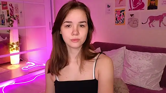 Snapshot of LindaRobertz chatting on 03.02.25 LindaRobertz online show from 03.02.25