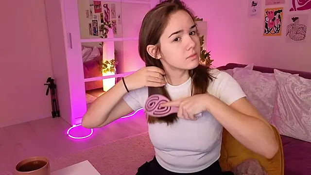 Snapshot of LindaRobertz chatting on 03.04.25 LindaRobertz online show from 03.04.25