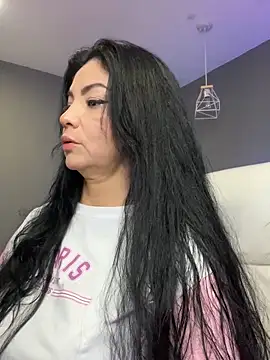 Hot beauty   online show from 10.13.25