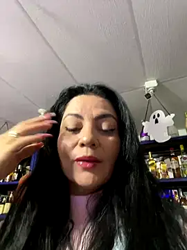 Hot beauty   online show from 10.17.25