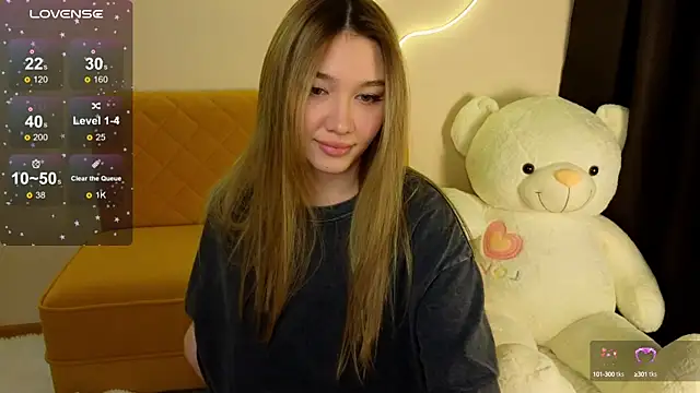 Snapshot of LuxuryGirl__ chatting on 01.24.25 LuxuryGirl online show from 01.24.25