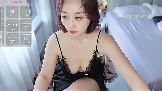 Snapshot of Xiaoyu-G chatting on 05.10.26 Xiaoyu-G online show from 05.10.26