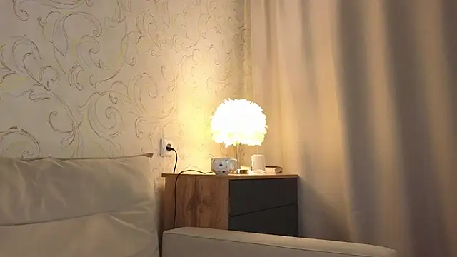 Snapshot of elsa_limerence chatting on 04.24.26 elsa limerence online show from 04.24.26