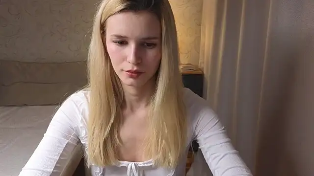 Snapshot of elsa_limerence chatting on 04.27.26 elsa limerence online show from 04.27.26