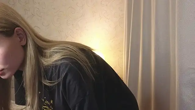 Snapshot of elsa_limerence chatting on 05.08.26 elsa limerence online show from 05.08.26