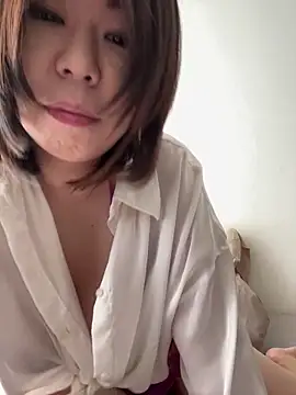 Snapshot of Yukimi- chatting on 12.11.24 Yukimi- online show from 12.11.24