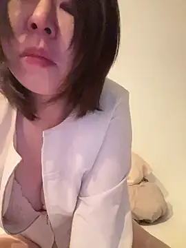 Snapshot of Yukimi- chatting on 12.11.24 Yukimi- online show from 12.11.24