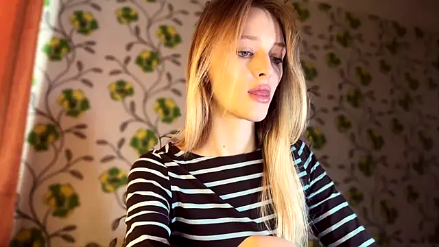 Evvie Summn1 online show from 03.03.26