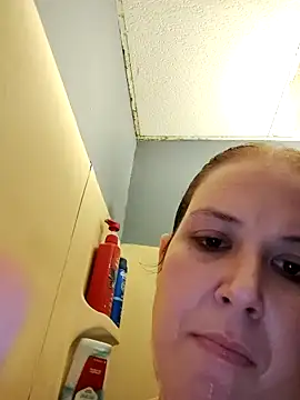 023Longandjuicy online show from 01.08.26