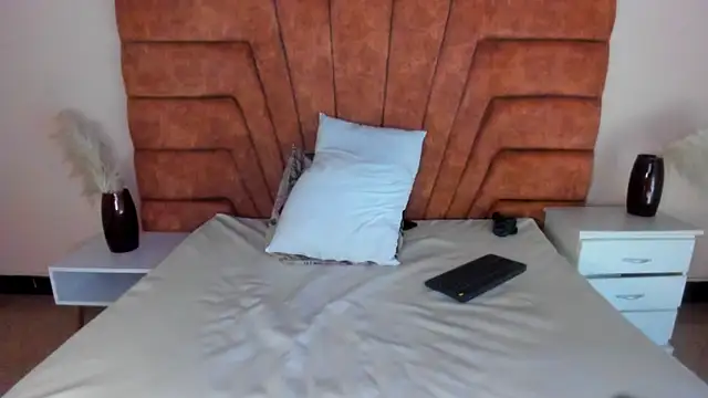 Snapshot of MAHIASMITH13 chatting on 03.10.25 MAHIASMITH13 online show from 03.10.25