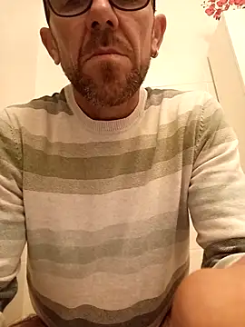 Snapshot of jonyfree1978 chatting on 10.26.25 jonyfree1978 online show from 10.26.25