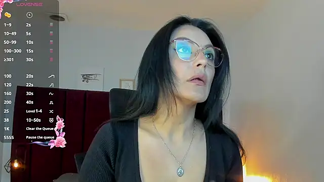 Zuzana21 online show from 03.21.25