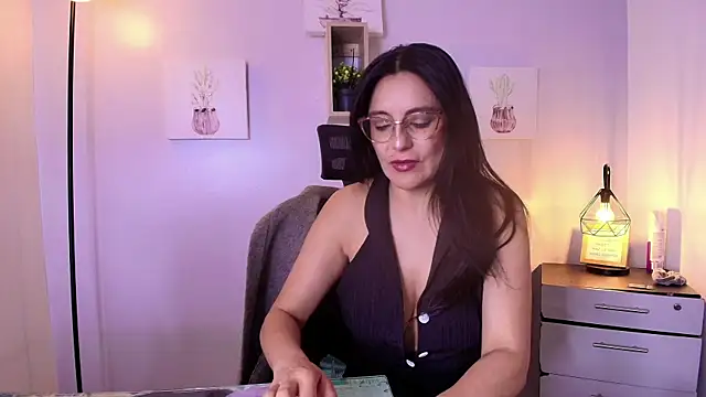 Snapshot of Zuzana21 chatting on 04.06.26 Zuzana21 online show from 04.06.26