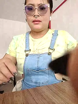 Snapshot of ambar_07 chatting on 03.08.25 ambar 07 online show from 03.08.25