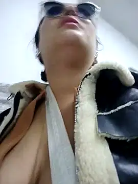 Snapshot of ambar_07 chatting on 03.17.25 ambar 07 online show from 03.17.25