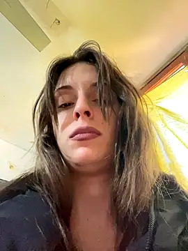 Snapshot of Yasmine47 chatting on 09.26.25 Yasmine47 online show from 09.26.25