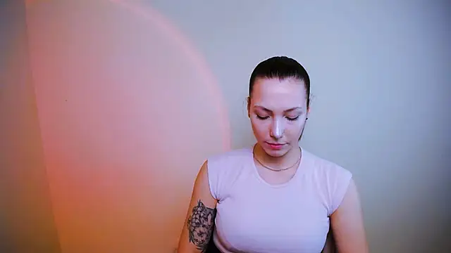 Snapshot of VanessaMay_ chatting on 01.07.25 VanessaMay online show from 01.07.25