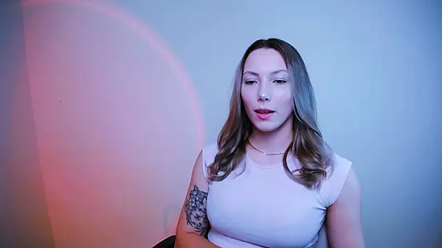 Snapshot of VanessaMay_ chatting on 01.08.25 VanessaMay online show from 01.08.25