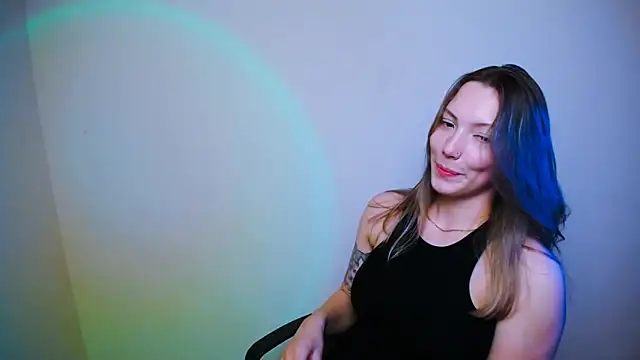 Snapshot of VanessaMay_ chatting on 01.22.25 VanessaMay online show from 01.22.25