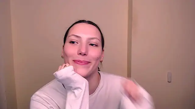 Snapshot of VanessaMay_ chatting on 03.09.25 VanessaMay online show from 03.09.25