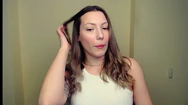 Snapshot of VanessaMay_ chatting on 03.19.25 VanessaMay online show from 03.19.25