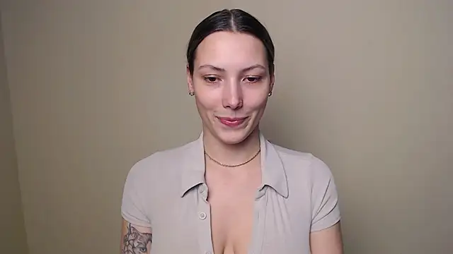 Snapshot of VanessaMay_ chatting on 01.14.26 VanessaMay online show from 01.14.26