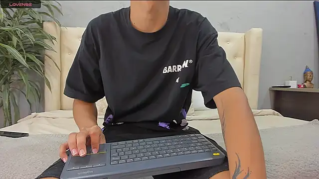 kieran derek online show from 10.11.25