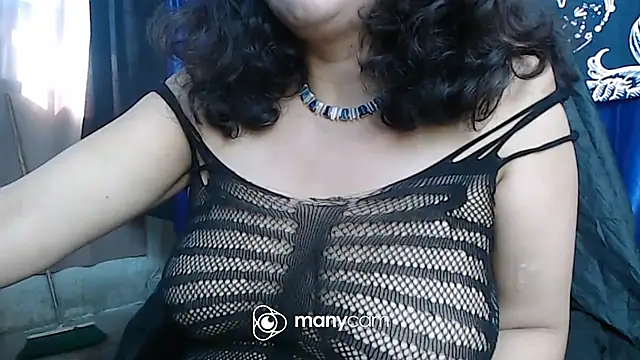 Snapshot of liriomilf chatting on 02.24.26 liriomilf online show from 02.24.26