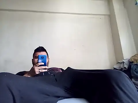 Snapshot of 6MataGarcia chatting on 12.11.24 6MataGarcia online show from 12.11.24