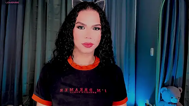 Snapshot of gatitavenecis chatting on 12.28.24 gatitavenecis online show from 12.28.24