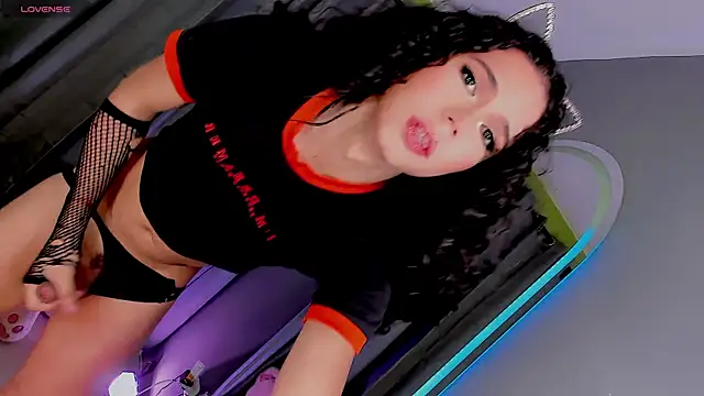 Snapshot of gatitavenecis chatting on 12.28.24 gatitavenecis online show from 12.28.24